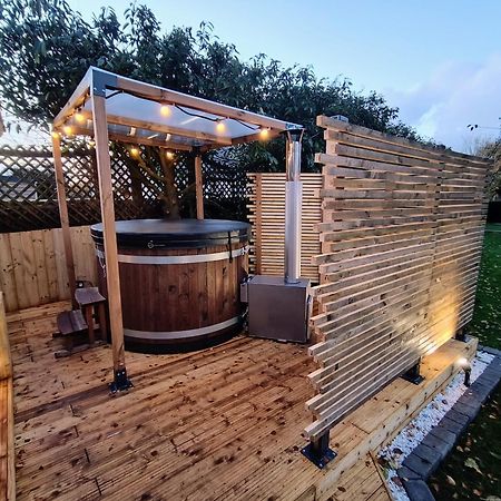 Gite 4 Personnes Avec Piscine Et Bain Nordique Proche Des Plages Du Debarquement Le Manoir  Exterior foto
