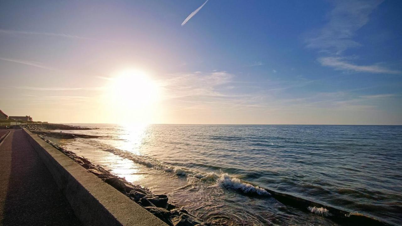 Gite 4 Personnes Avec Piscine Et Bain Nordique Proche Des Plages Du Debarquement Le Manoir  Exterior foto